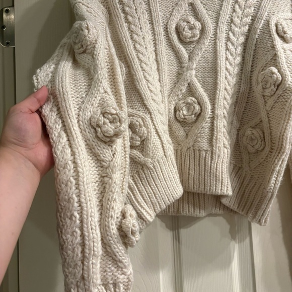 TRUTH BY REPUBLIC Cream Chunky Cable Knit Rose Sweater Size XL Cropped Cozy - Picture 2 of 5